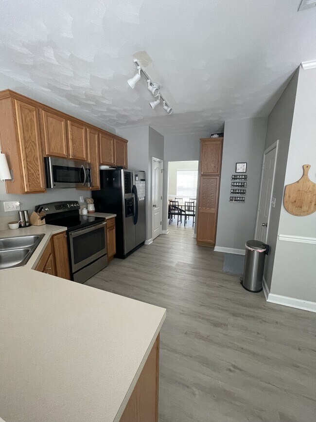Building Photo - 5268 Pirata Pl