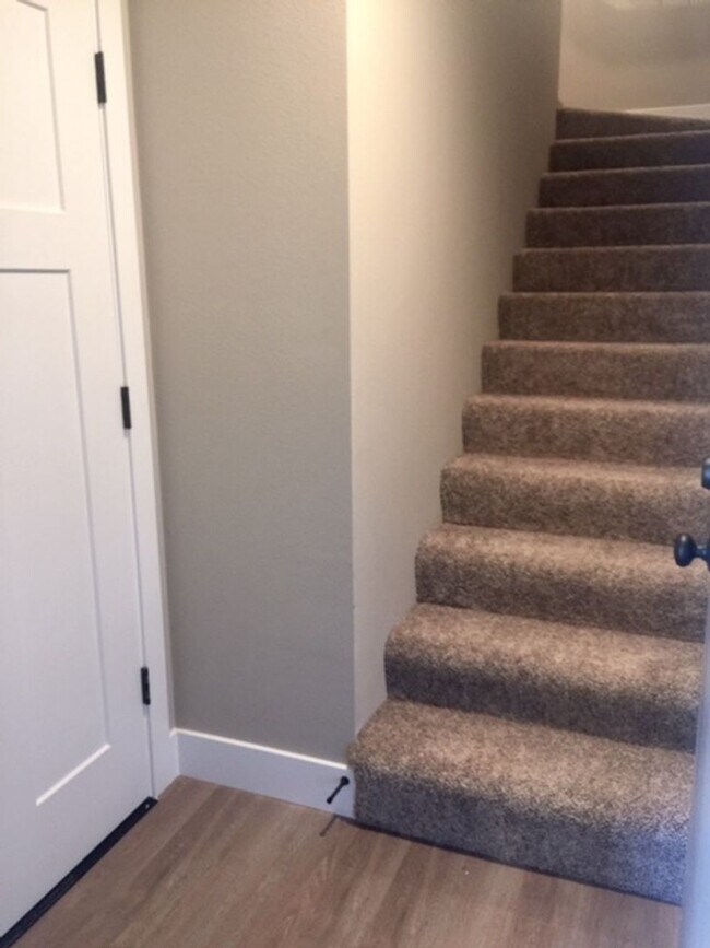 Building Photo - CHAMPION VILLAGE LUXURY TOWNHOMES IN SANDY...