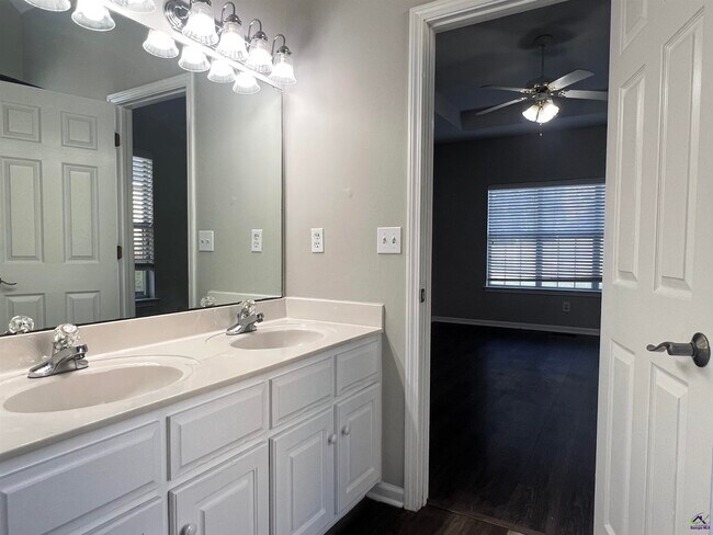 Building Photo - 253 Chadwick Cir