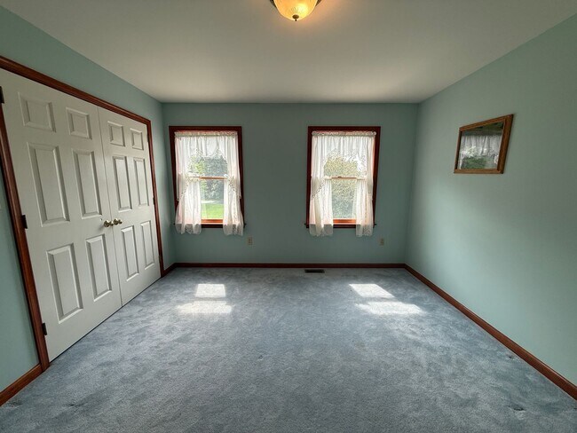 Building Photo - 1695 Louser Rd