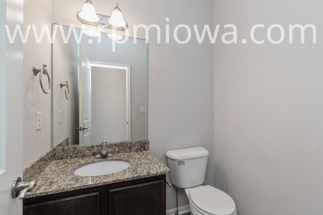 Building Photo - LARGE PRAIRIE TRAIL HOME!! 4 Bedroom, 3.5 Bath Home in Ankeny