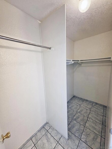 Building Photo - 4056 Van Dyke Ave