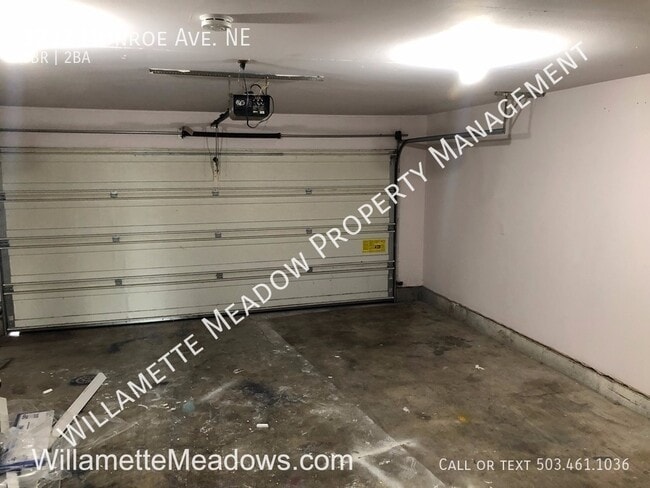 Building Photo - 3232 Monroe Ave NE