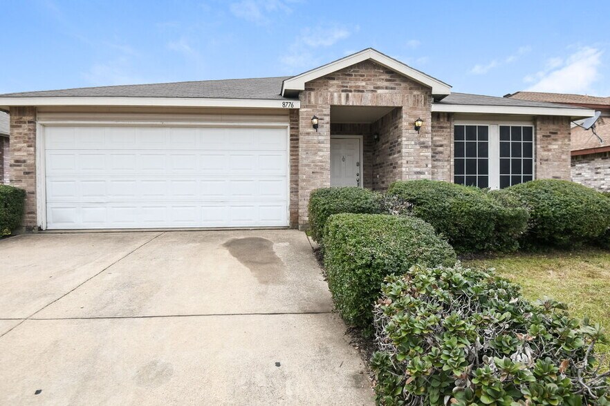 Primary Photo - 8776 Polo Dr