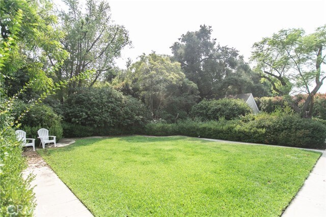 Building Photo - 740 Pinehurst Dr