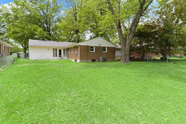 Building Photo - 160 St Benedict Ln