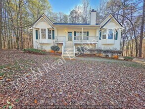 Building Photo - 3/2.5 home on large lot -Powder Springs