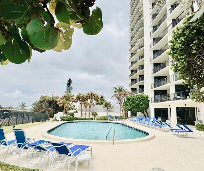 Building Photo - 5420 N Ocean Dr