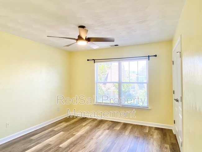 Building Photo - 9 Rockingham Dr