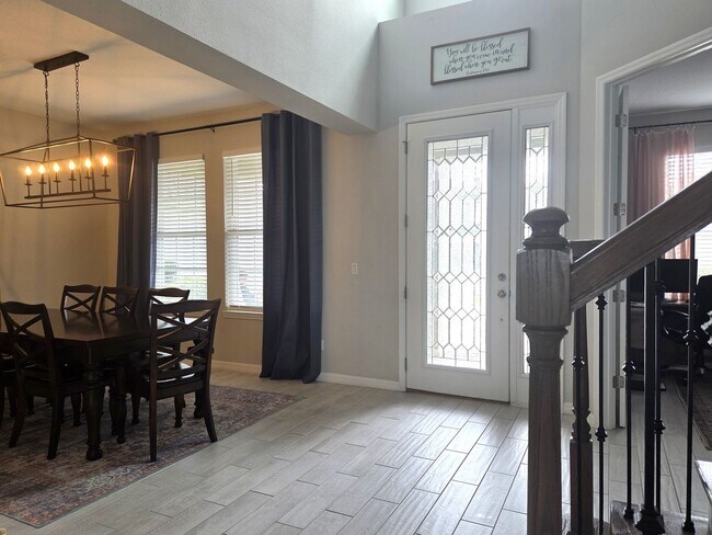 Building Photo - Two Story in Gated Lakeview Preserve