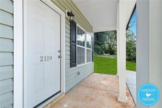 Building Photo - 2903 Bolton Pl