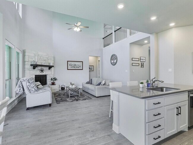 Building Photo - 1140 Barrix Dr