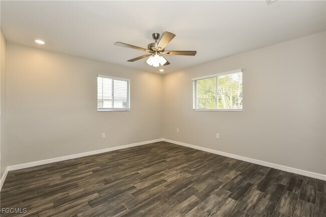 Building Photo - 1308 SE 32nd Terrace