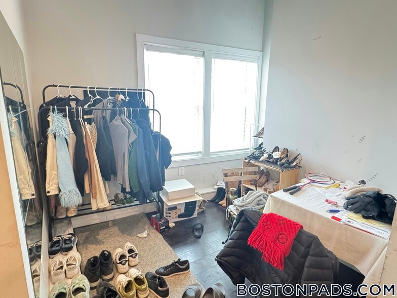 Building Photo - 1 Cedar St