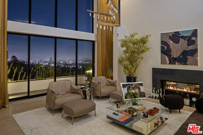 Building Photo - 8080 Laurel View Dr