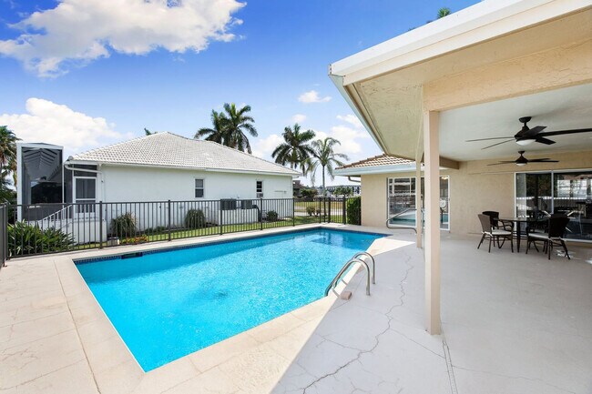 Building Photo - 874 Magnolia Ct