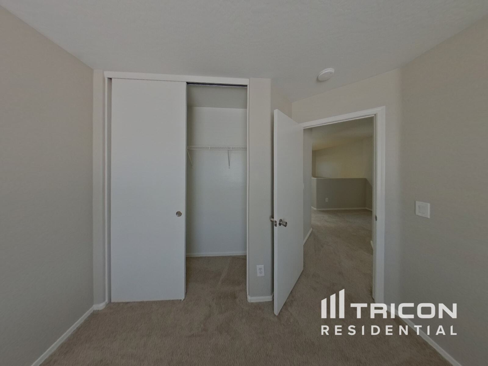 Building Photo - 4102 S 62nd Ln