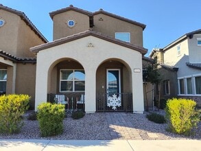 Building Photo - AMERICANA Property Mgmt - 3beds - 2 1/2baths Newly Townhouse in Henderson.