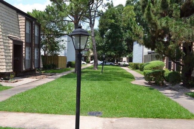 Building Photo - 10138 Beekman Pl Dr