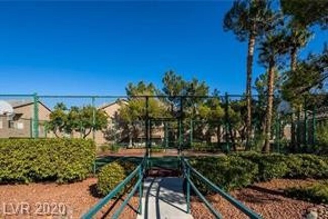 Building Photo - Nice Summerlin Condo in Gated Community