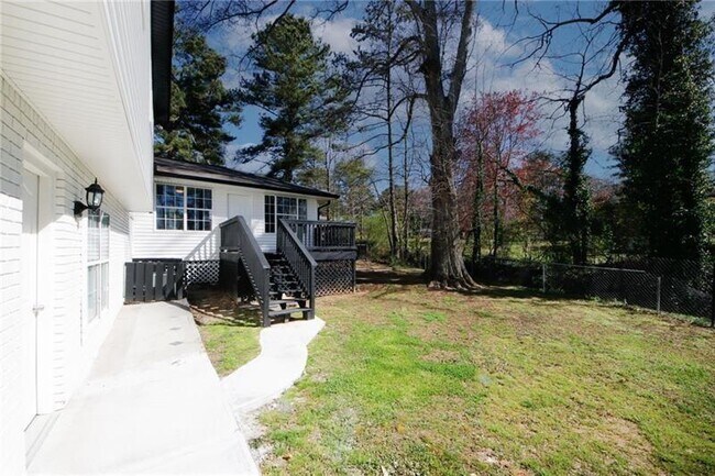 Building Photo - 1616 W Kellogg Cir