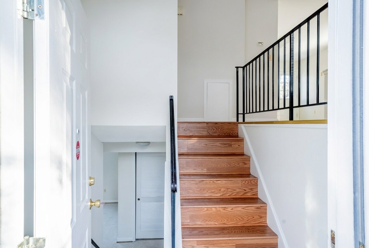 Building Photo - 8729 36th Ave