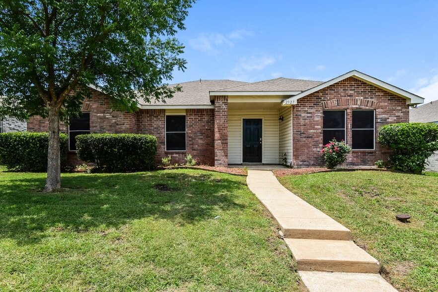 Primary Photo - 2327 Graystone Dr