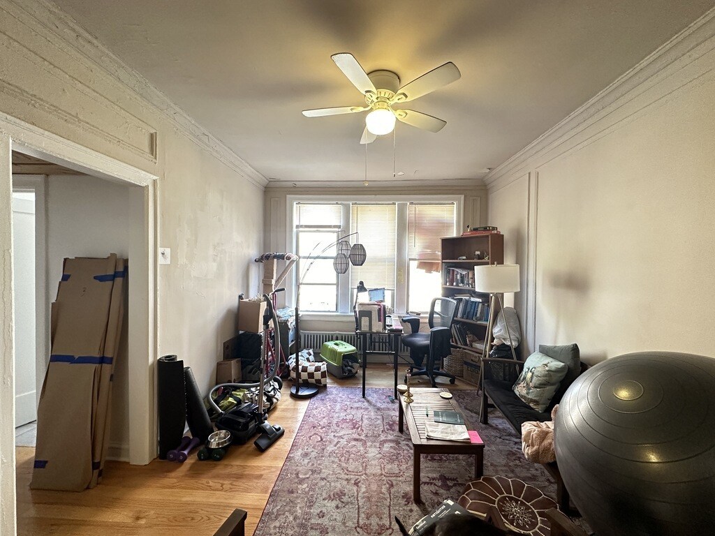 Building Photo - 1371 W Estes Ave
