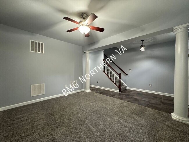 Building Photo - 10673 General Kirkland Dr
