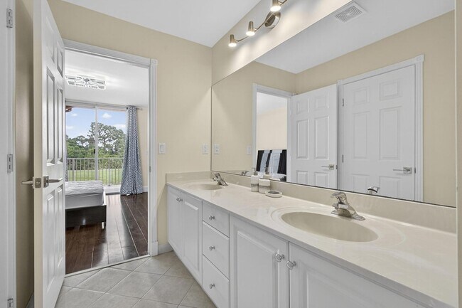 Building Photo - 1724 Annandale Cir