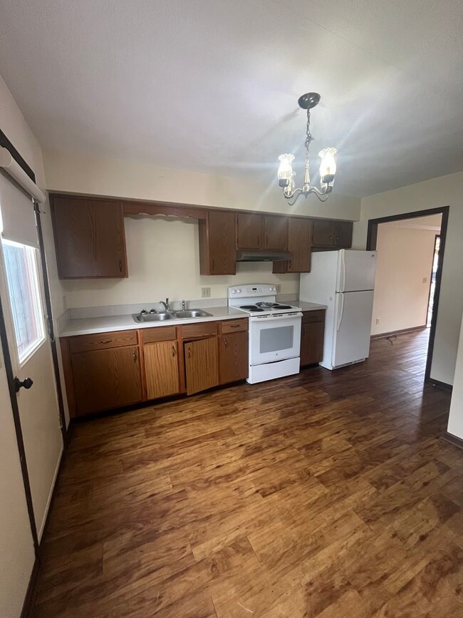 Building Photo - 2 Bedroom Townhouse for rent near EMU