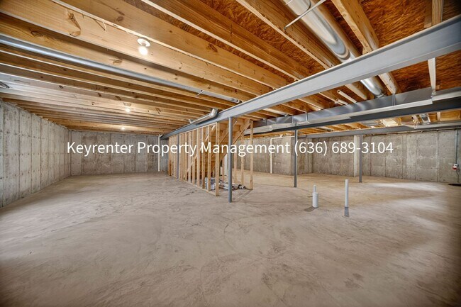 Building Photo - 825 Cedarwood Dr