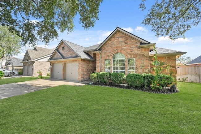 Building Photo - 1330 Leigh Gdns Dr