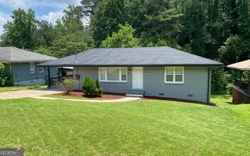 Building Photo - 2107 Garden Cir