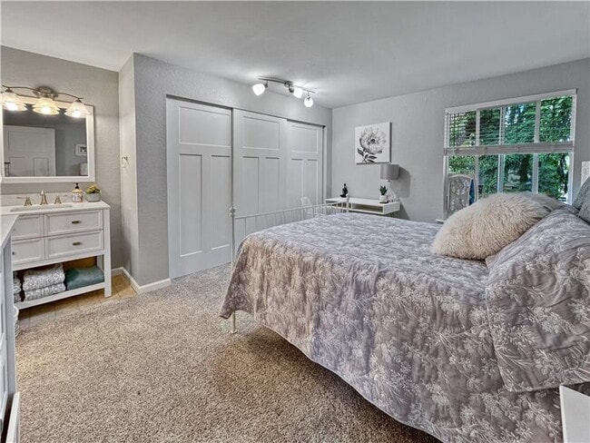 Building Photo - 13316 NE 137th Pl