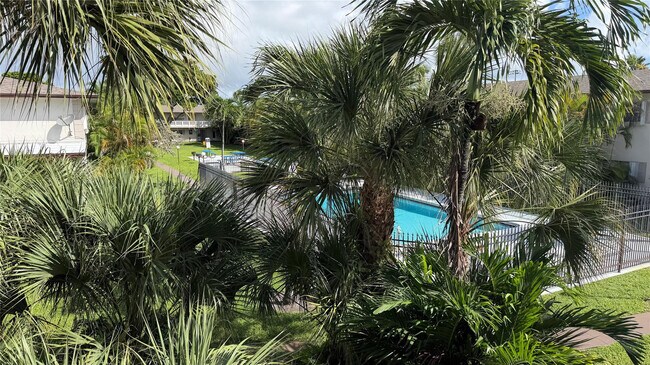 Building Photo - 550 SE 2nd Ave