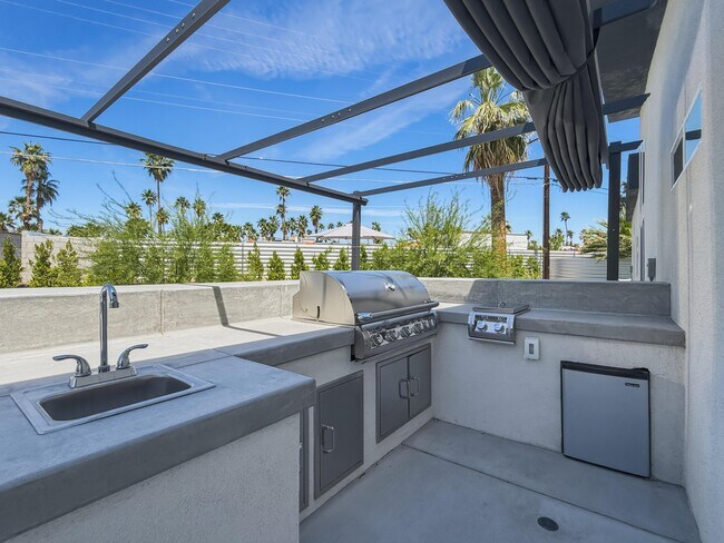 Building Photo - 2197 Jacques Dr