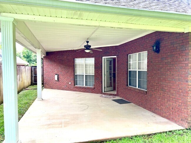 Building Photo - Brick home off Cottage Hill/ Knollwood