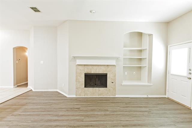 Building Photo - 1129 Acacia Dr