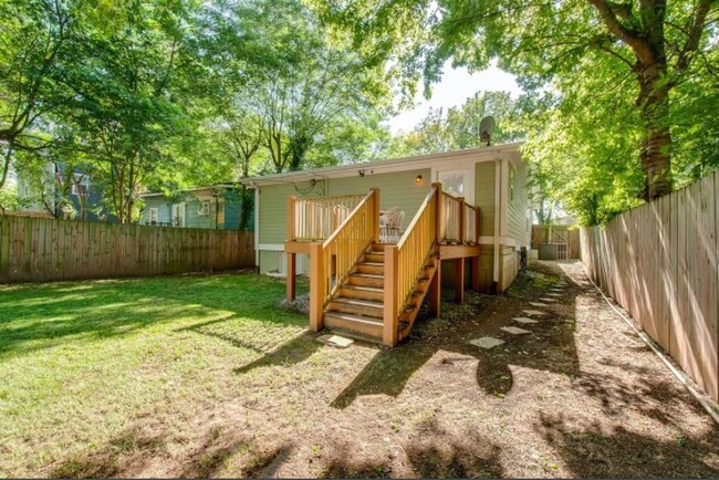 Building Photo - East Nashville Bungalow LEASING SPECIAL!