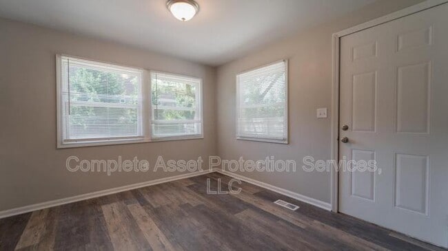 Building Photo - 80 E Oak Hill Rd