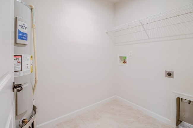 Building Photo - 2048 Oglethorpe Dr