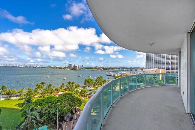 Building Photo - 1800 N Bayshore Dr