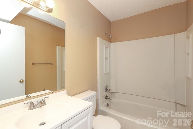 Building Photo - 11086 Harrowfield Rd