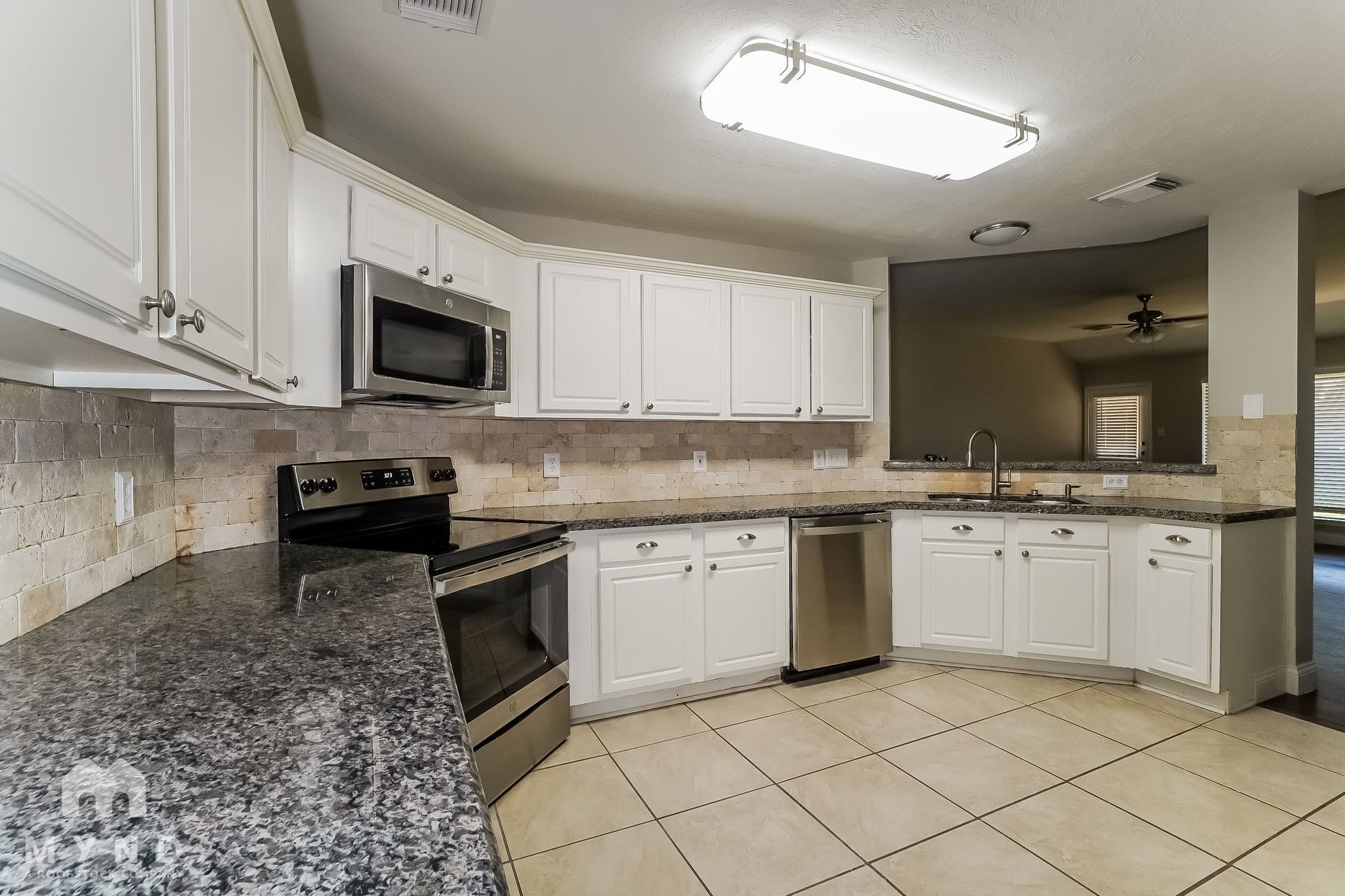Building Photo - 12035 Thornecrest Dr