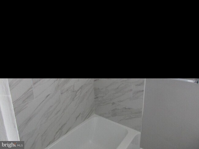 Building Photo - 3558 Juneway