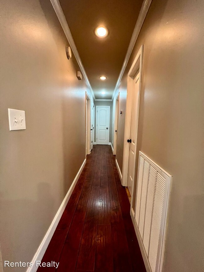 Building Photo - 3 br, 2 bath House - 3639 N Crestview Dr NW