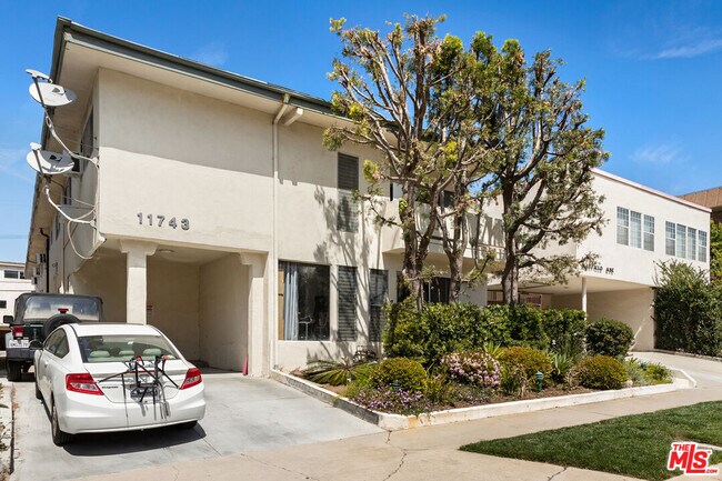 Primary Photo - 11743 Mayfield Ave