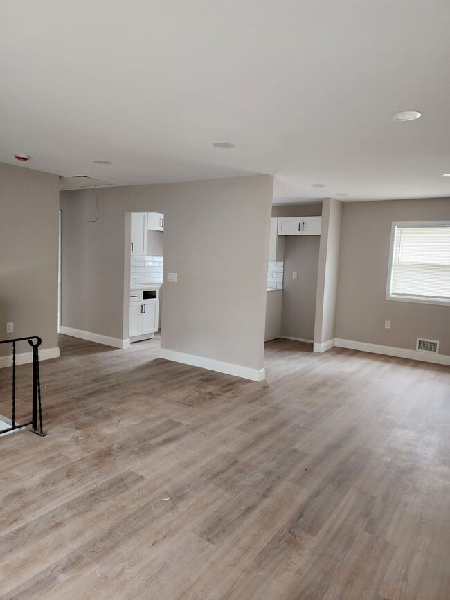 Building Photo - A Spacious 4 bedroom house for Rent !!!