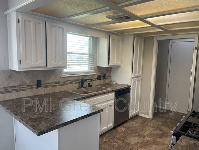 Building Photo - 4443 W Princeton Pl